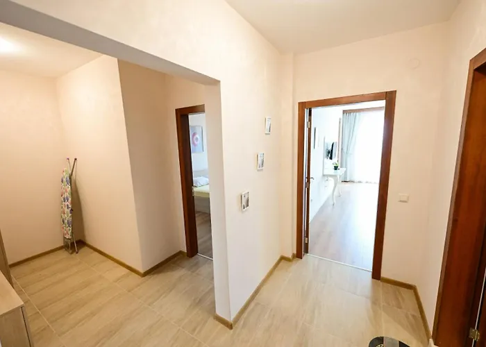 Апартхотел Kristin Palace 4*